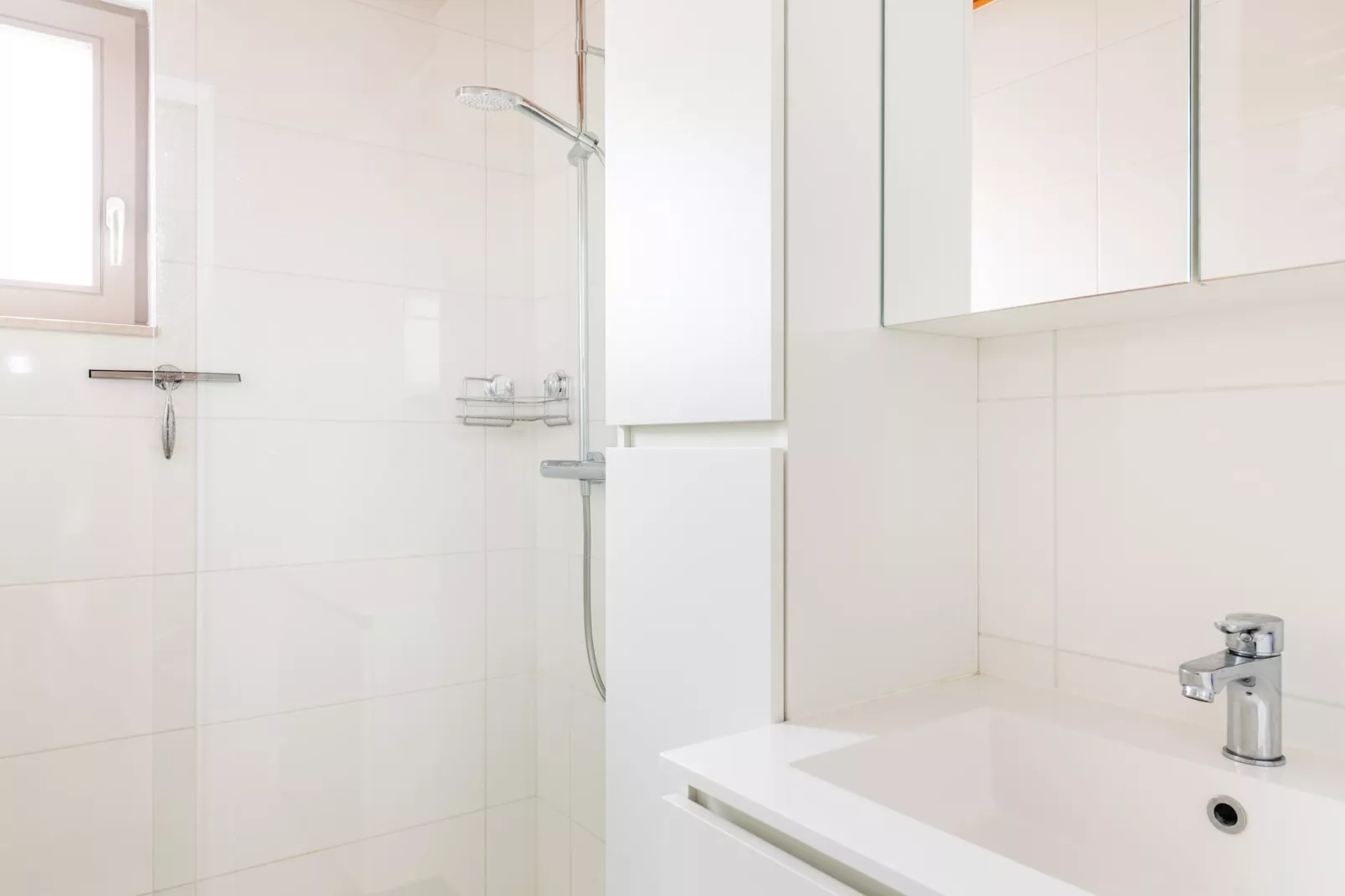 W81-Bathroom