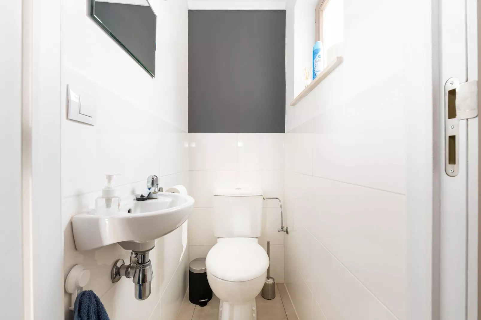 W81-Bathroom