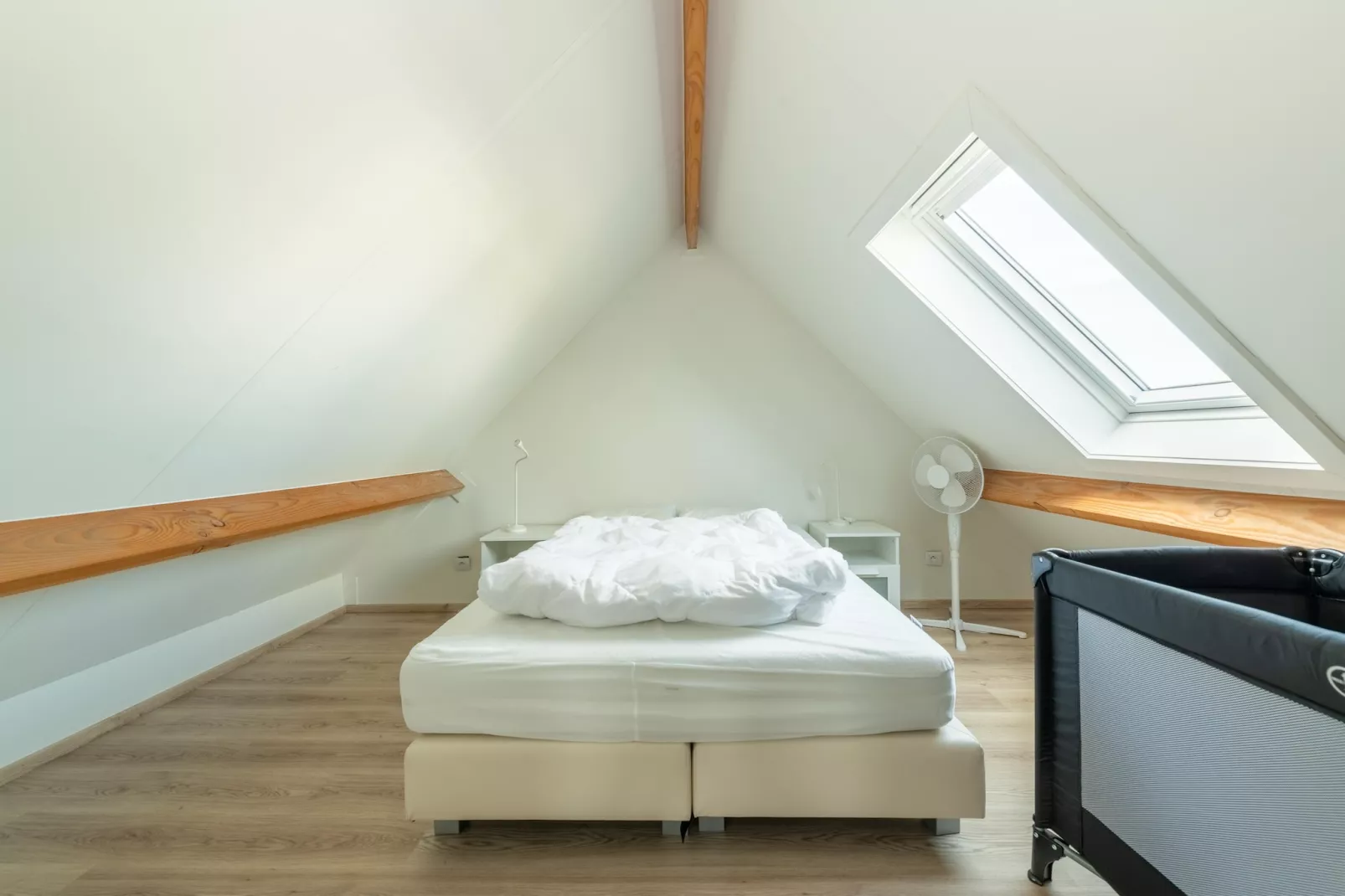 W89-Bedroom