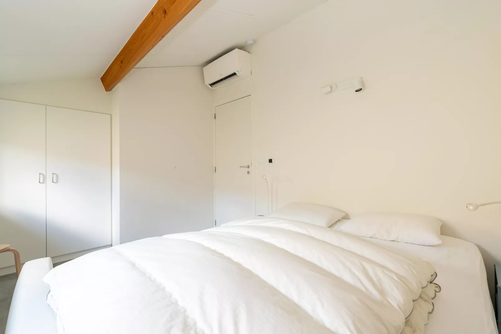 W89-Bedroom