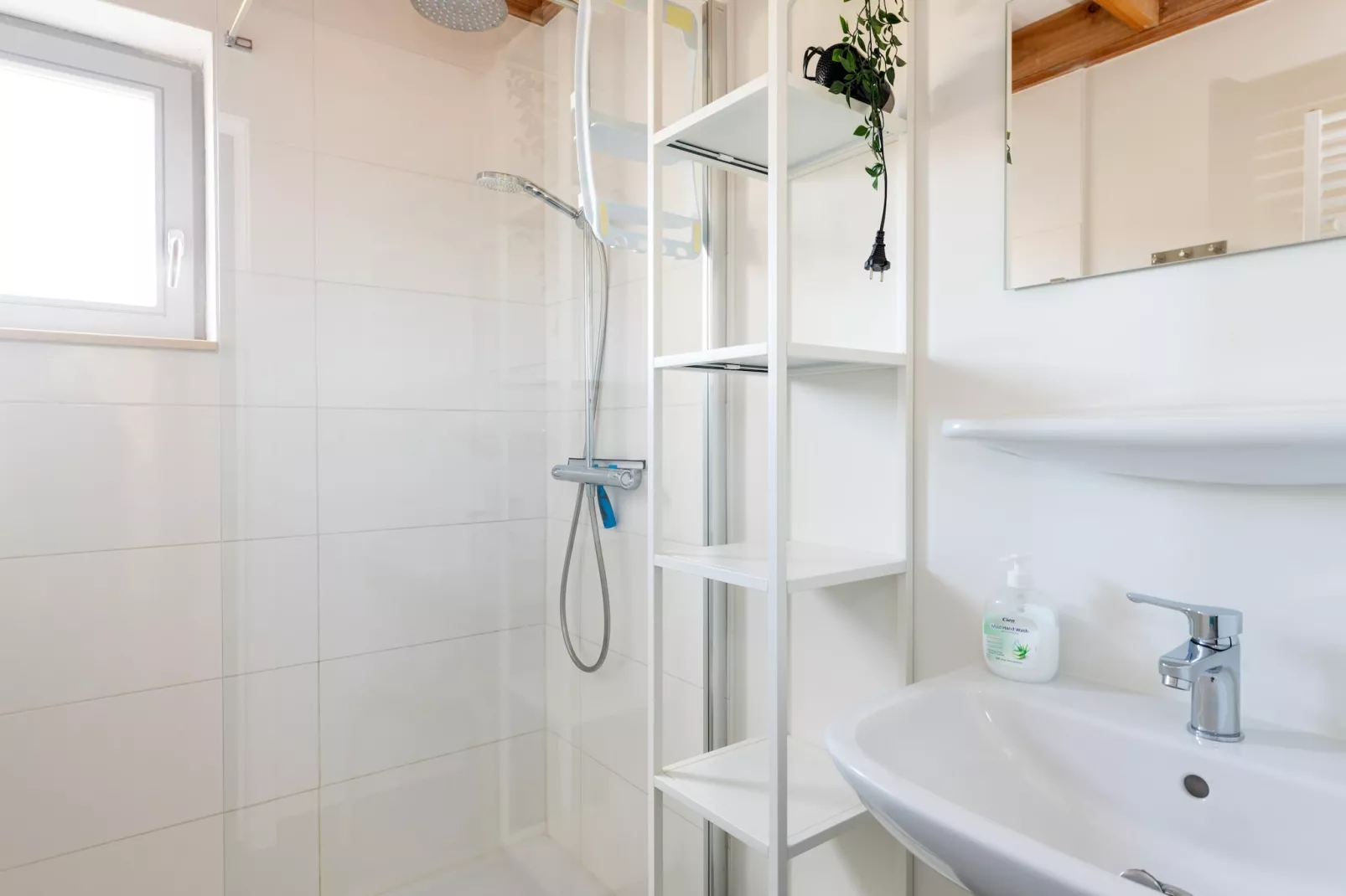 W89-Bathroom