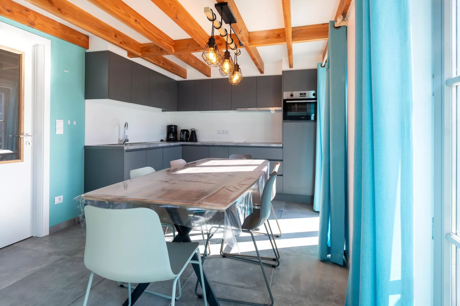 WH12-Dining room