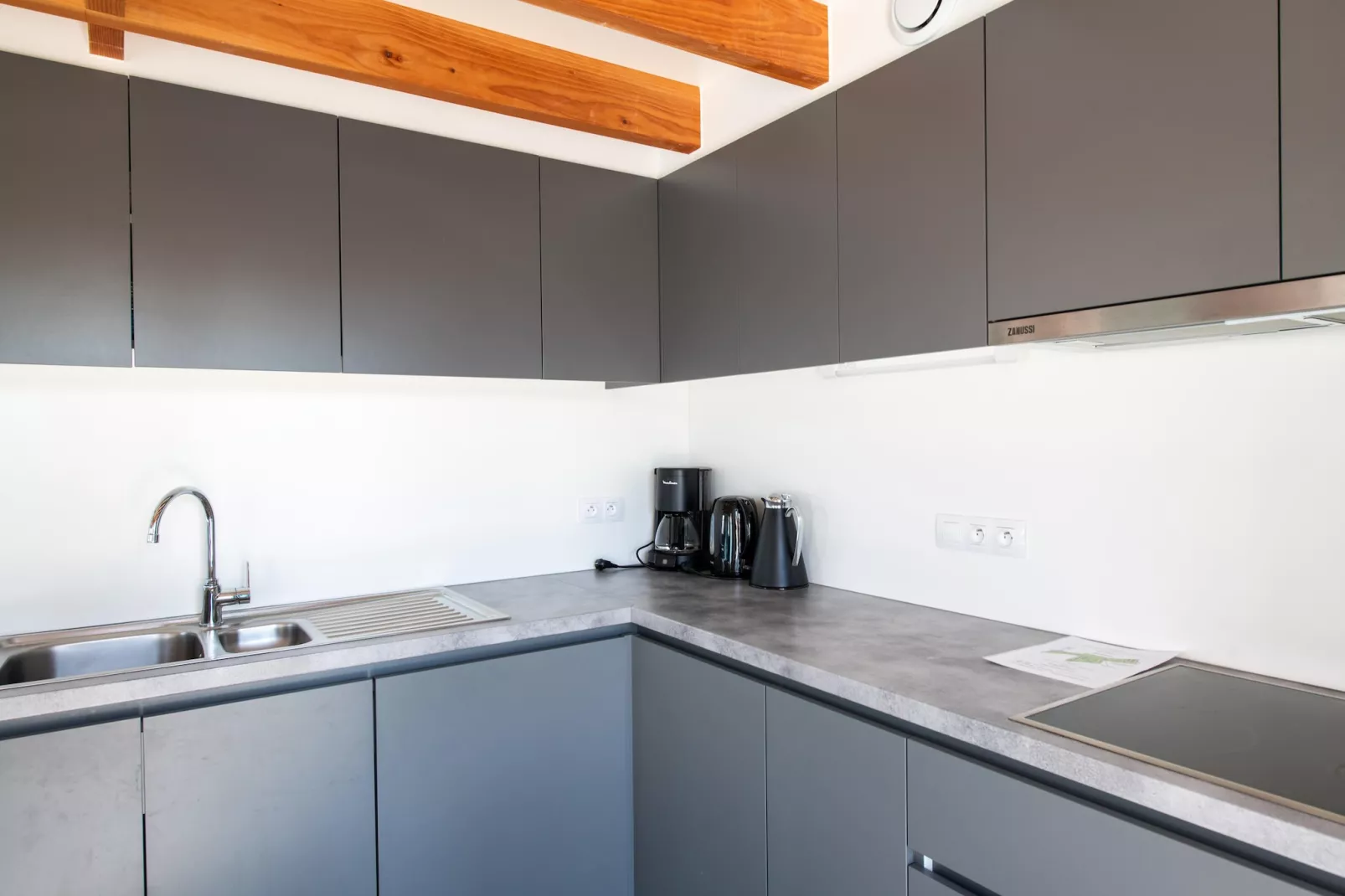 WH12-Kitchen