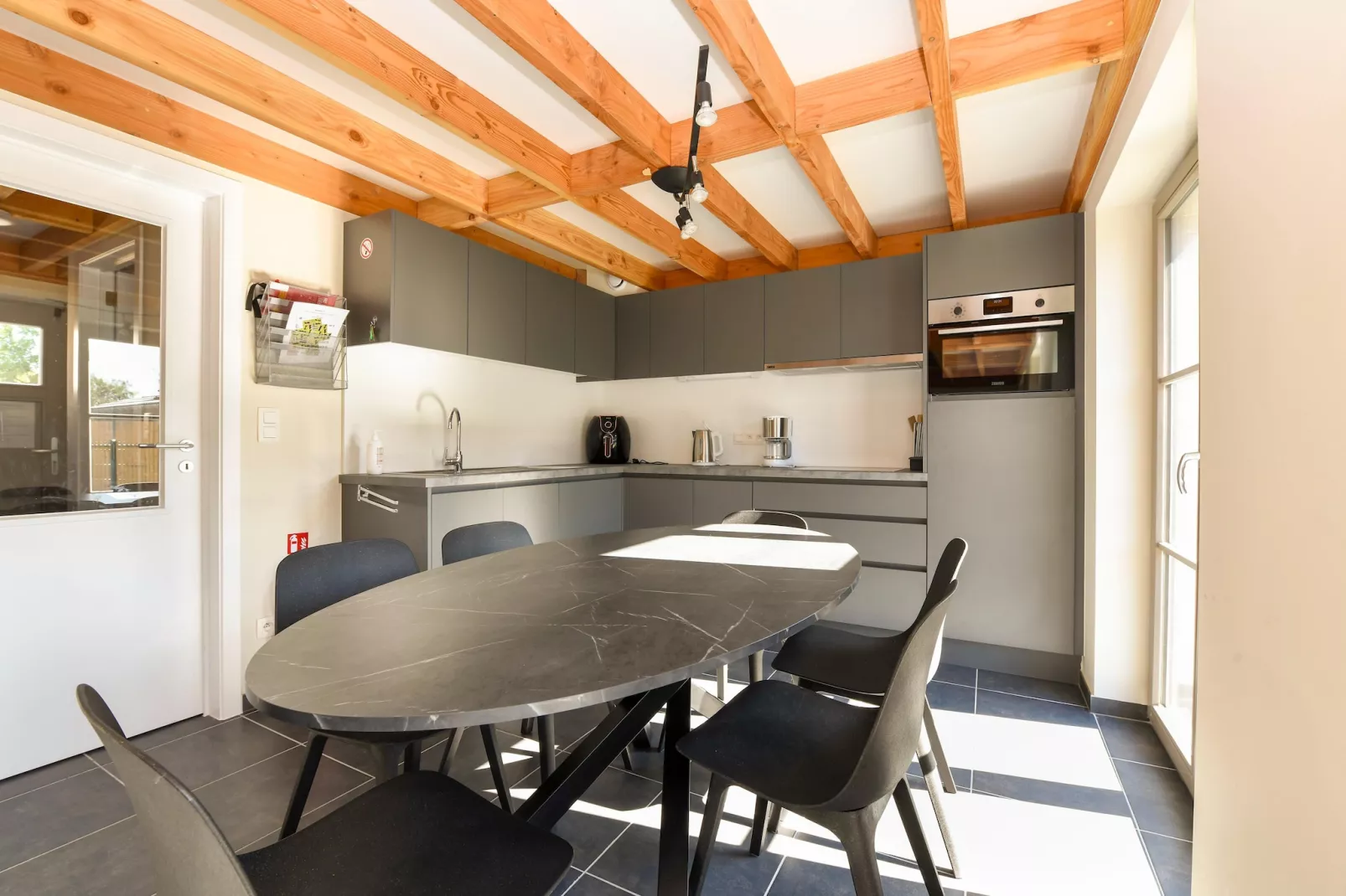 WH2/53-Dining room