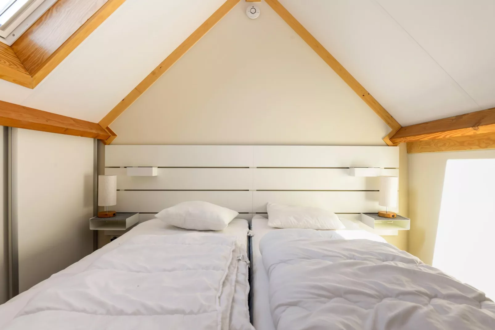 WH2/53-Bedroom