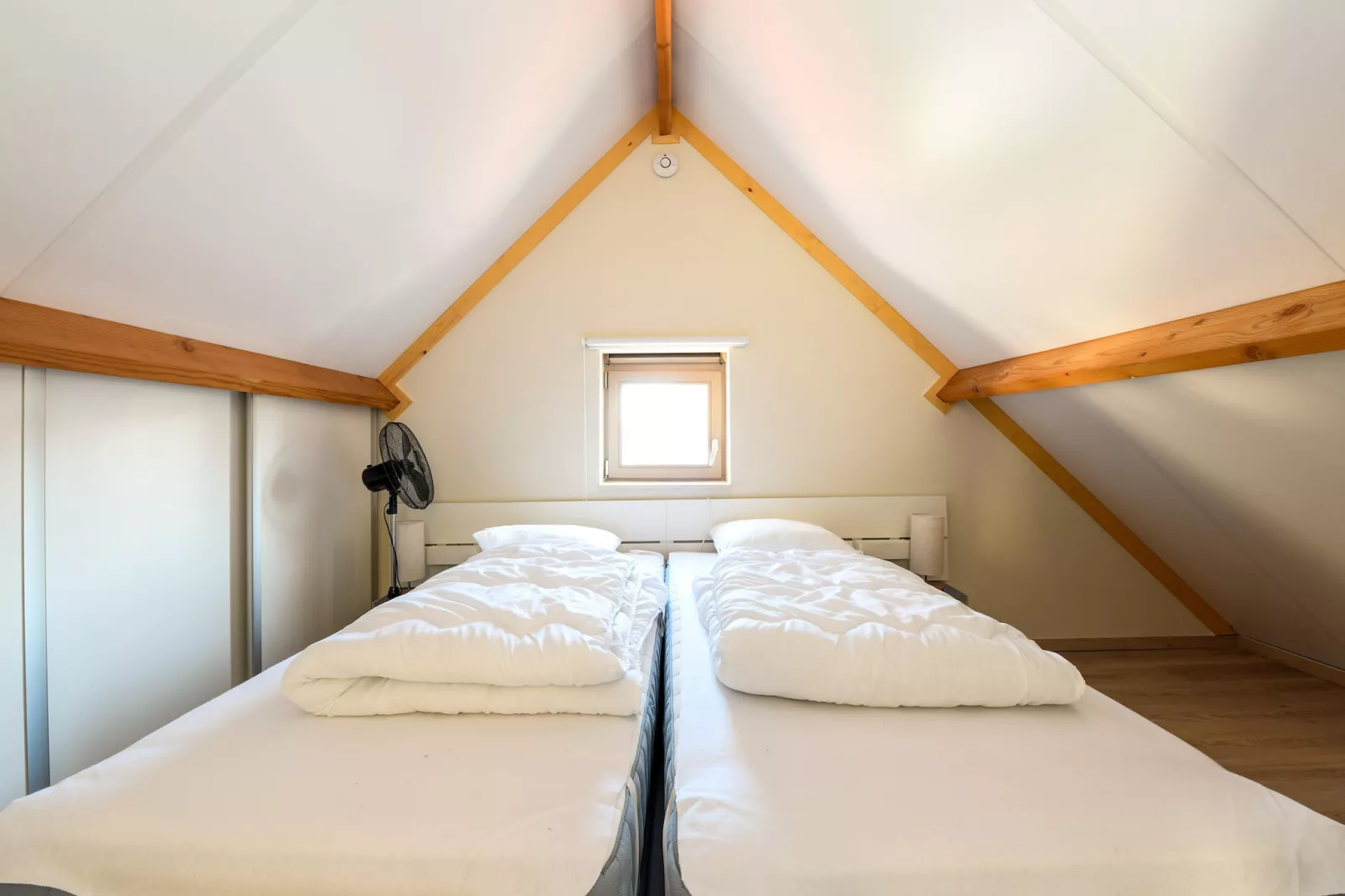 WH2/53-Bedroom