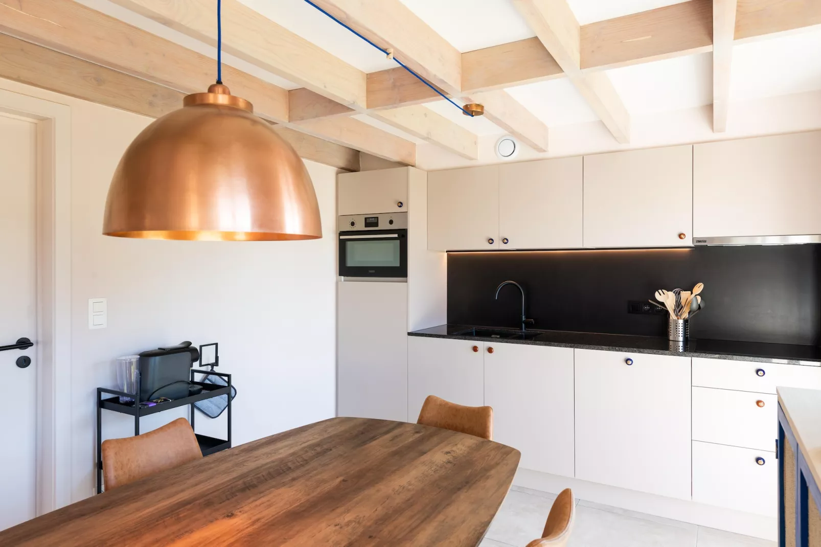 WH2/42-Kitchen