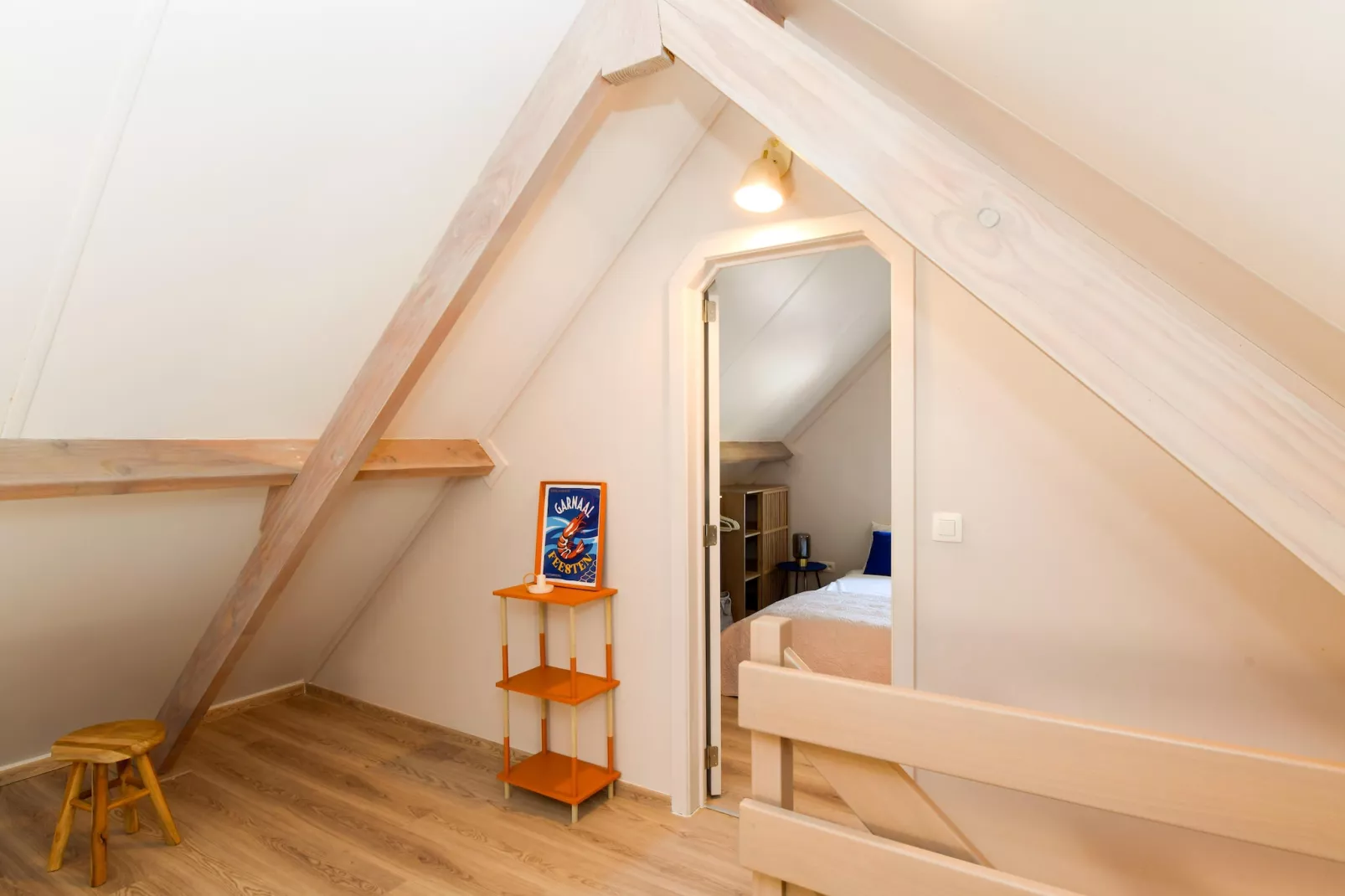WH2/42-Bedroom