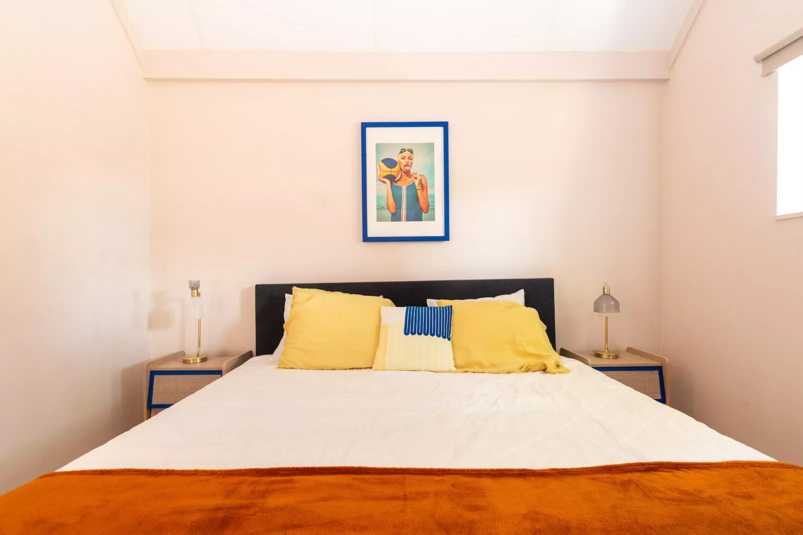 WH2/42-Bedroom