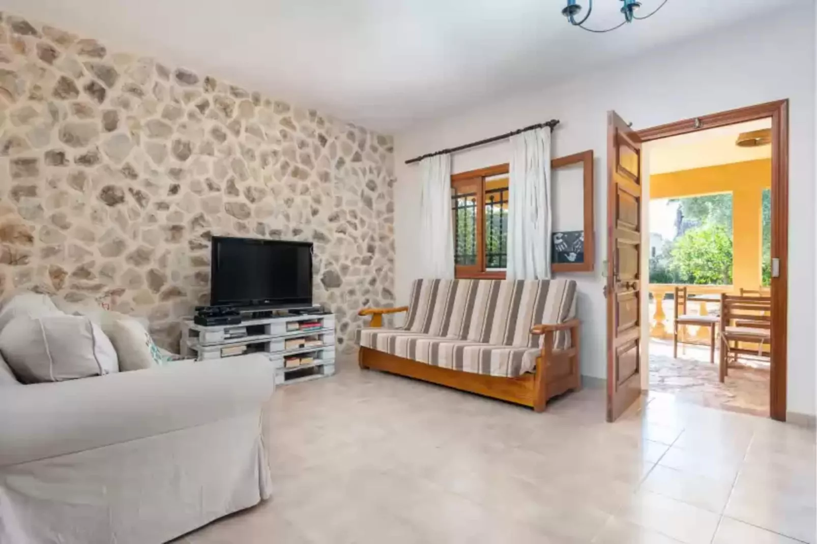 Raco De Can Pep-Living room