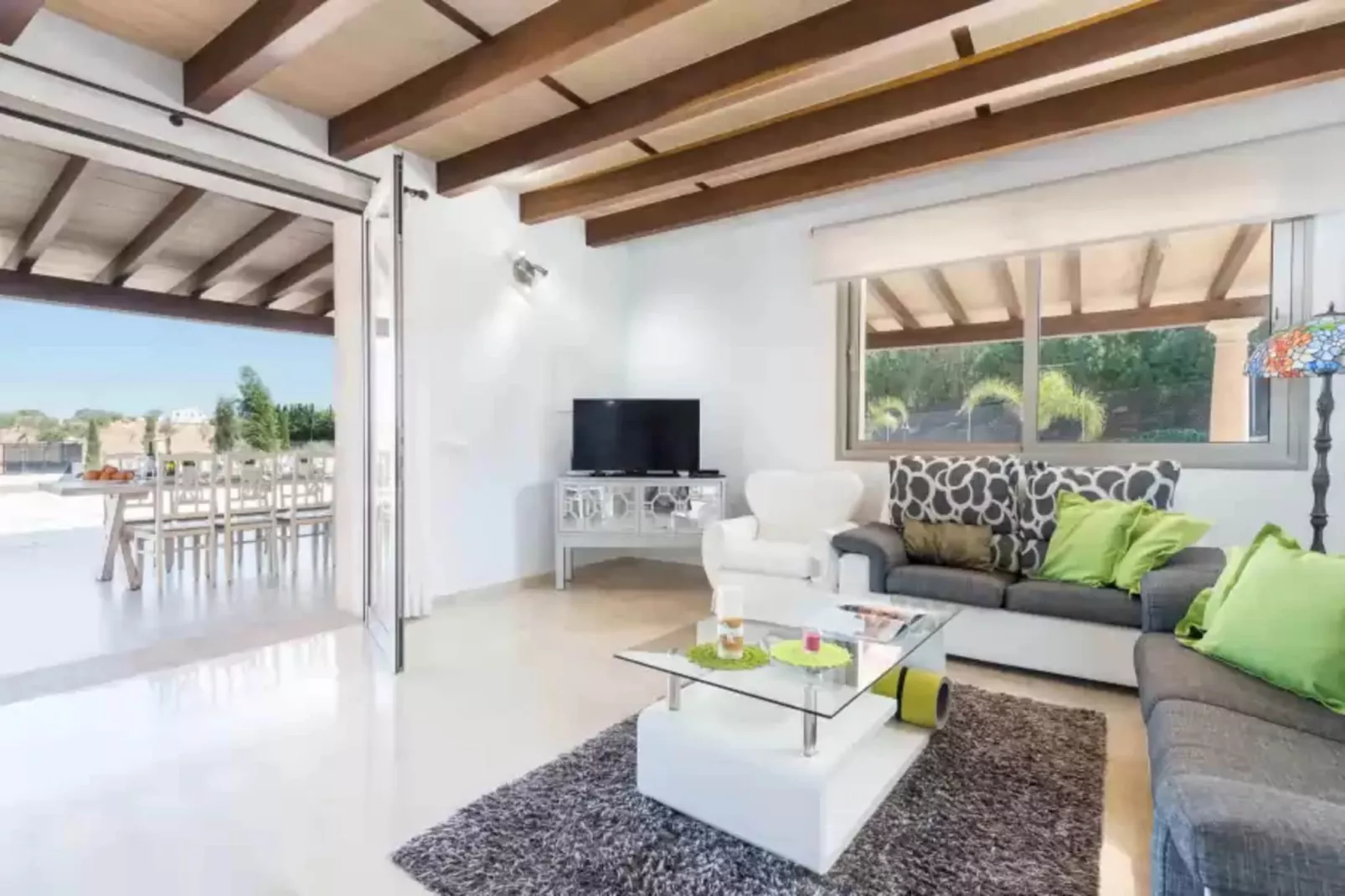 Can Brivo-Living room