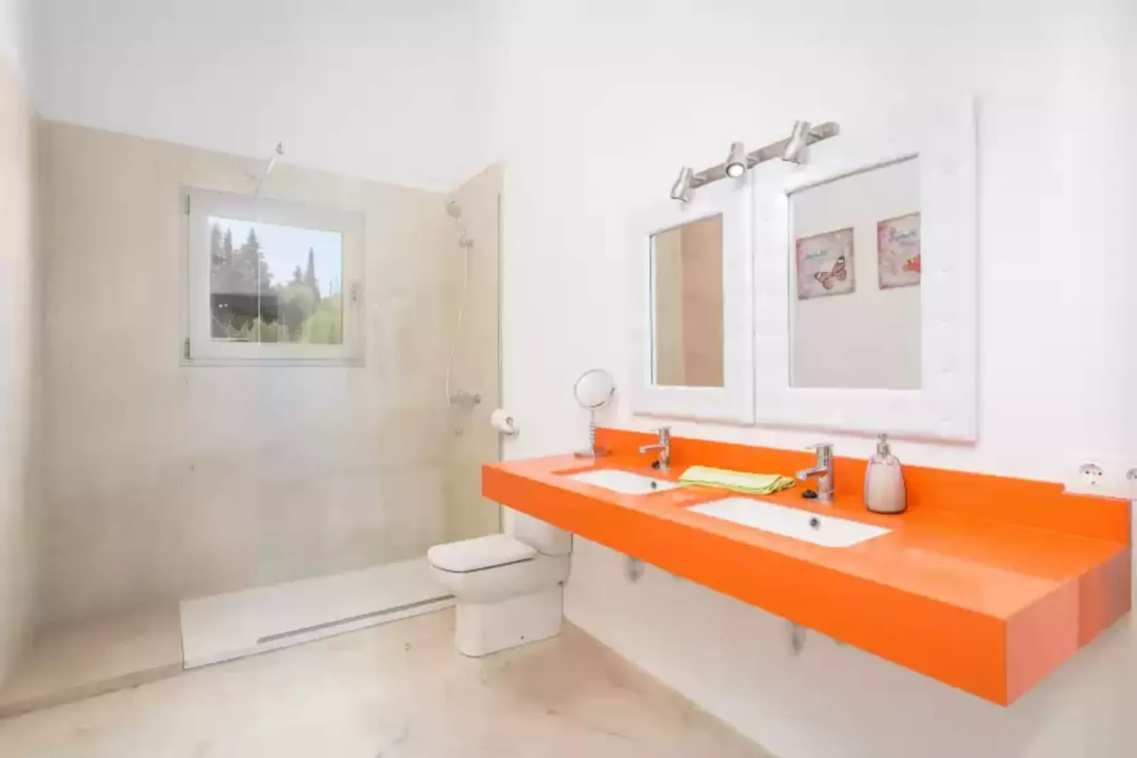 Can Brivo-Bathroom