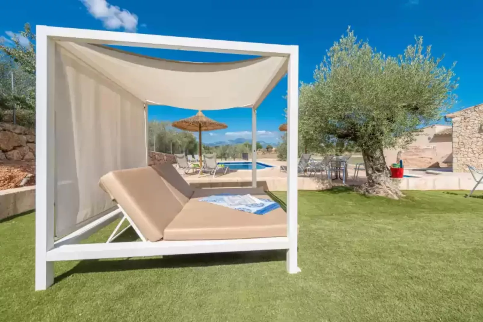 Can Brivo-Terrace balcony