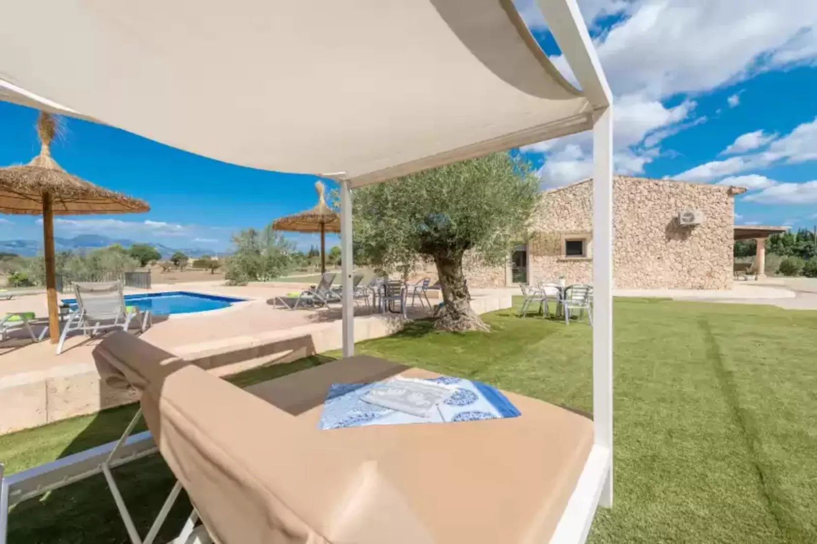 Can Brivo-Terrace balcony