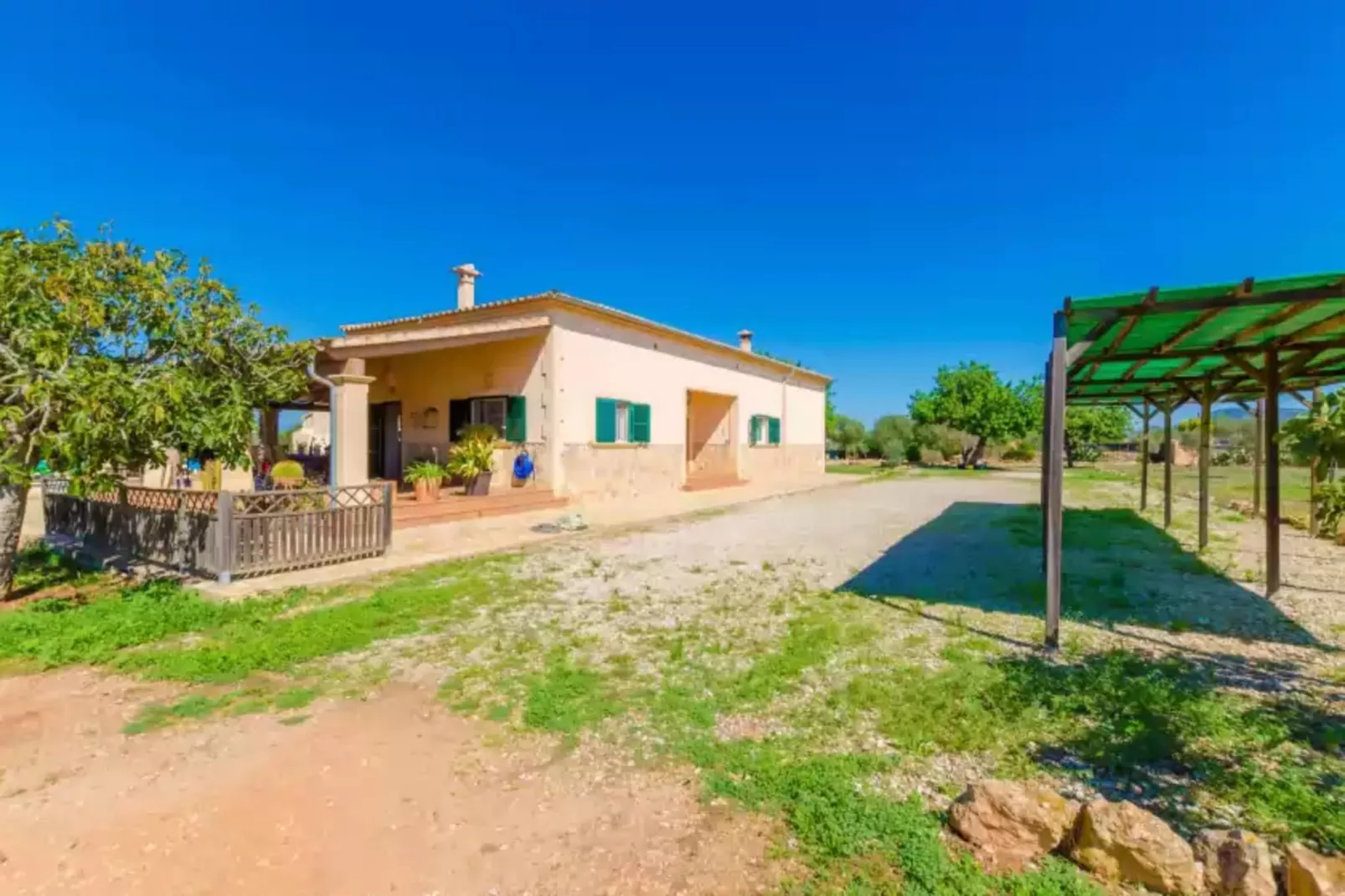 Na Poram-Exterior summer