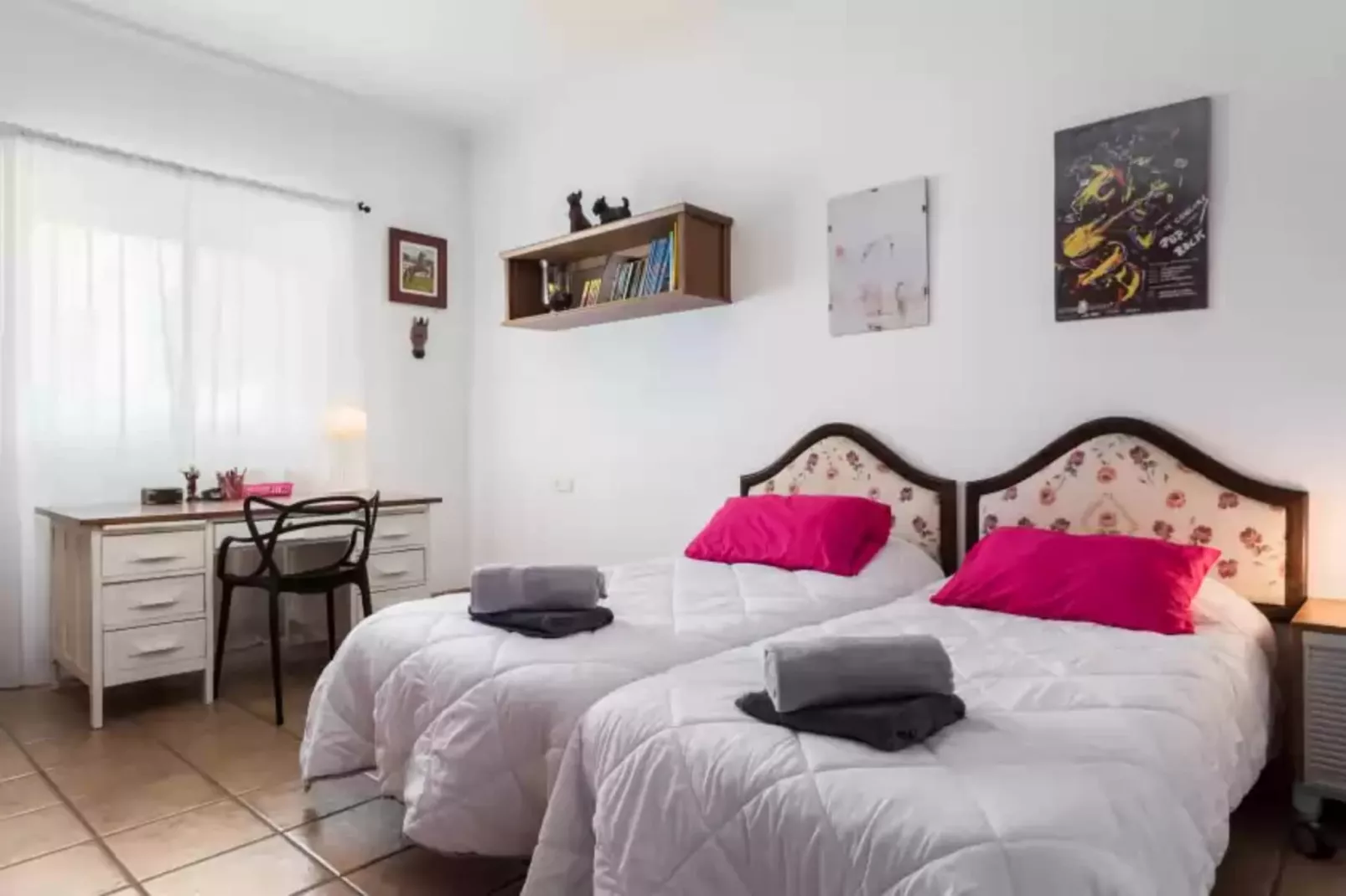 Na Poram-Bedroom