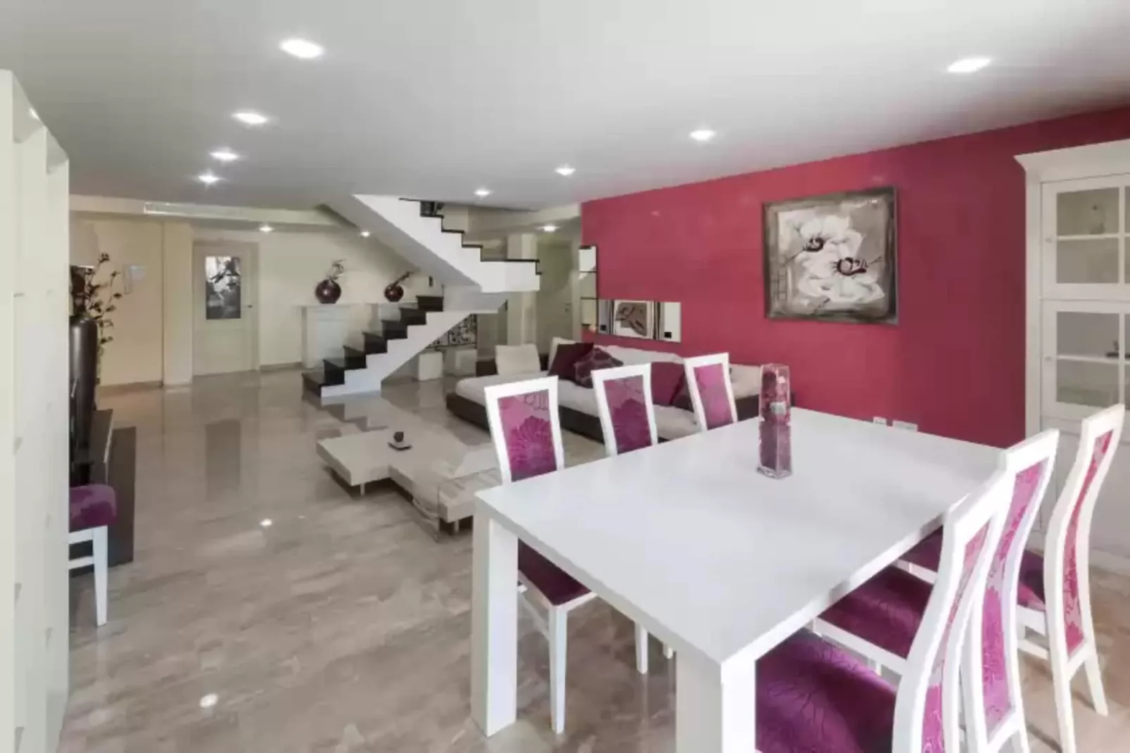 Deseo-Dining room