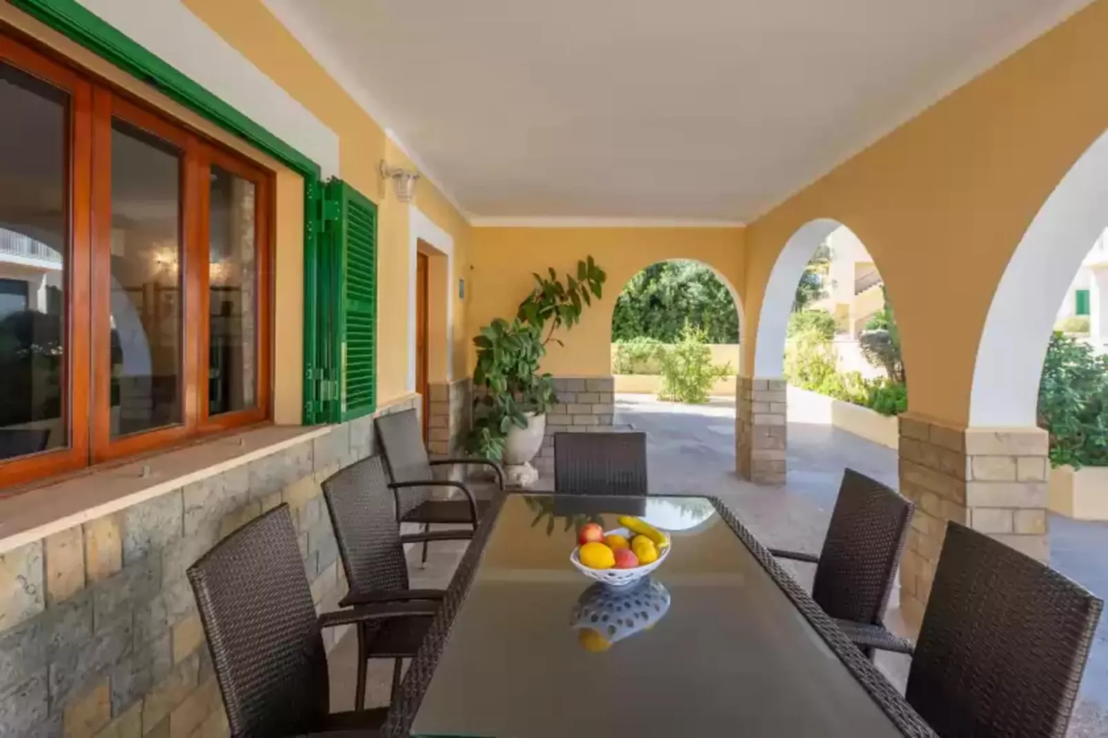 Calamari-Terrace balcony