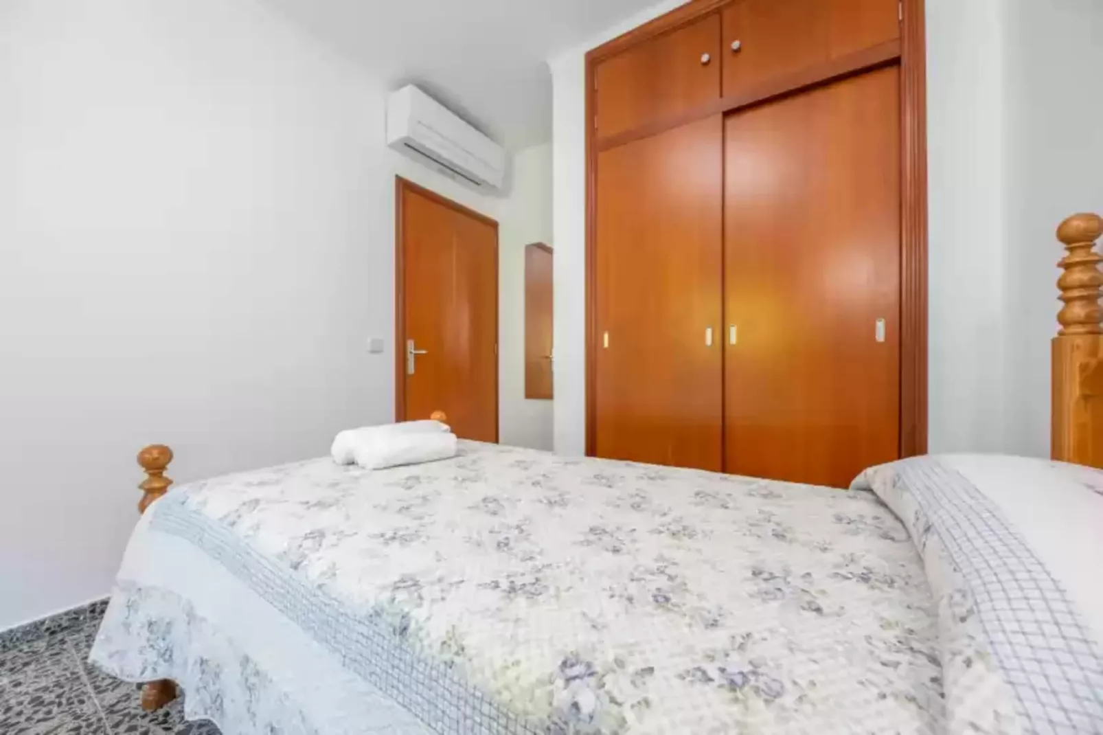 Calamari-Bedroom