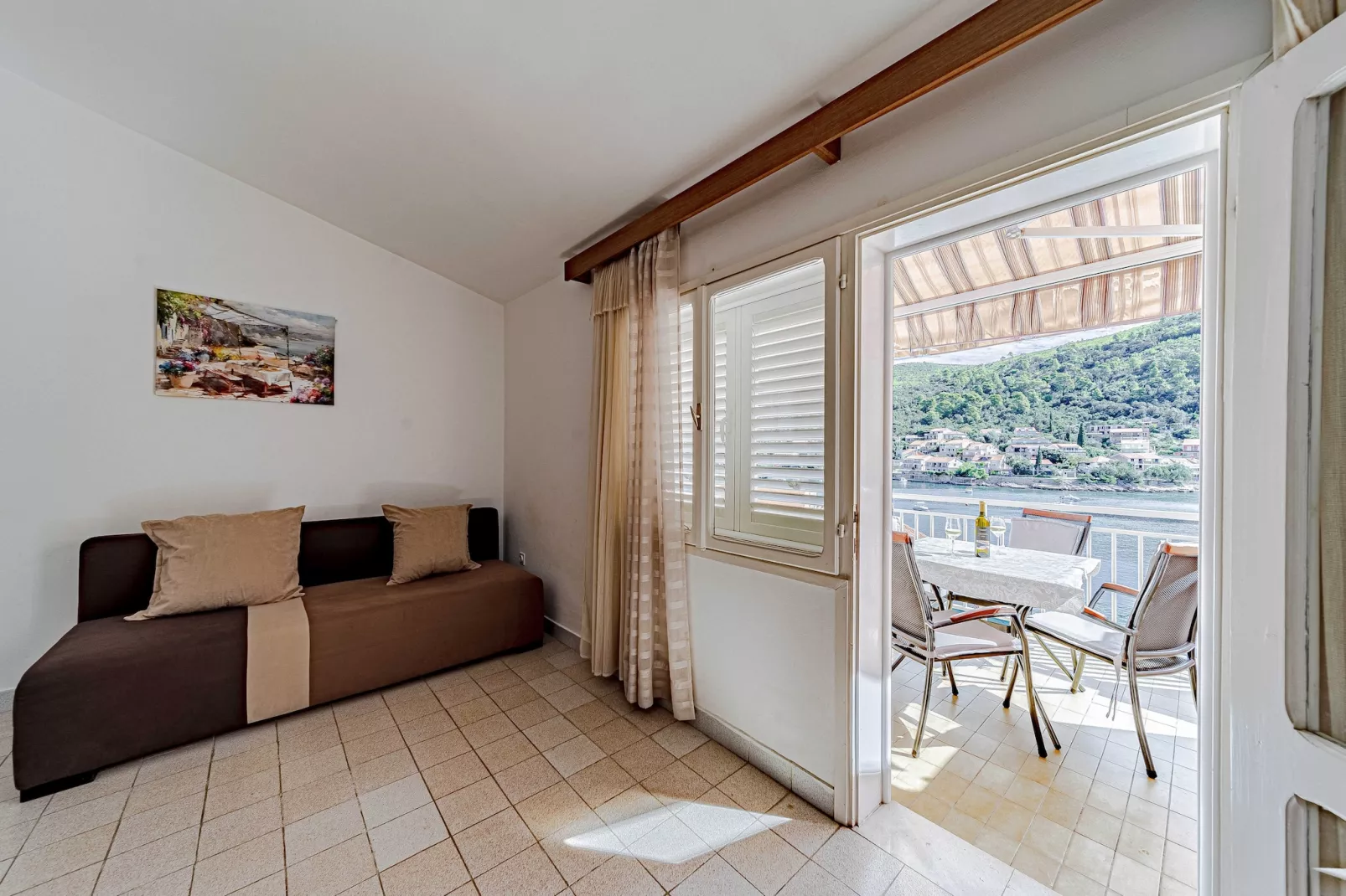 Apartments Kuzma - One-Bedroom Apartment with Balcony and Sea View-Living room