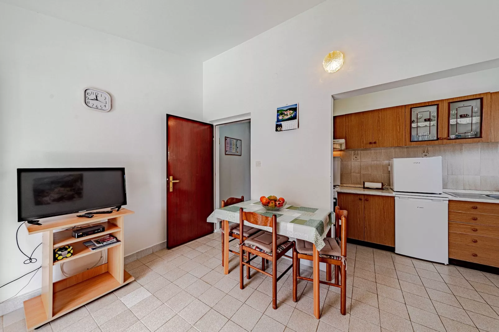 Apartments Kuzma - One-Bedroom Apartment with Balcony and Sea View-Living room
