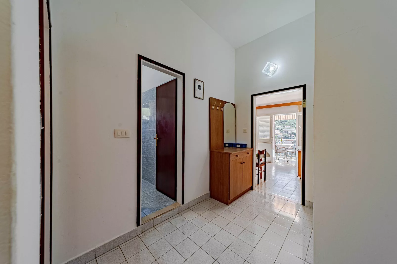 Apartments Kuzma - One-Bedroom Apartment with Balcony and Sea View-Bedroom
