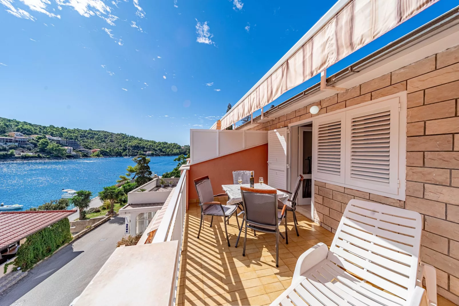 Apartments Kuzma - One-Bedroom Apartment with Balcony and Sea View-Terrace balcony