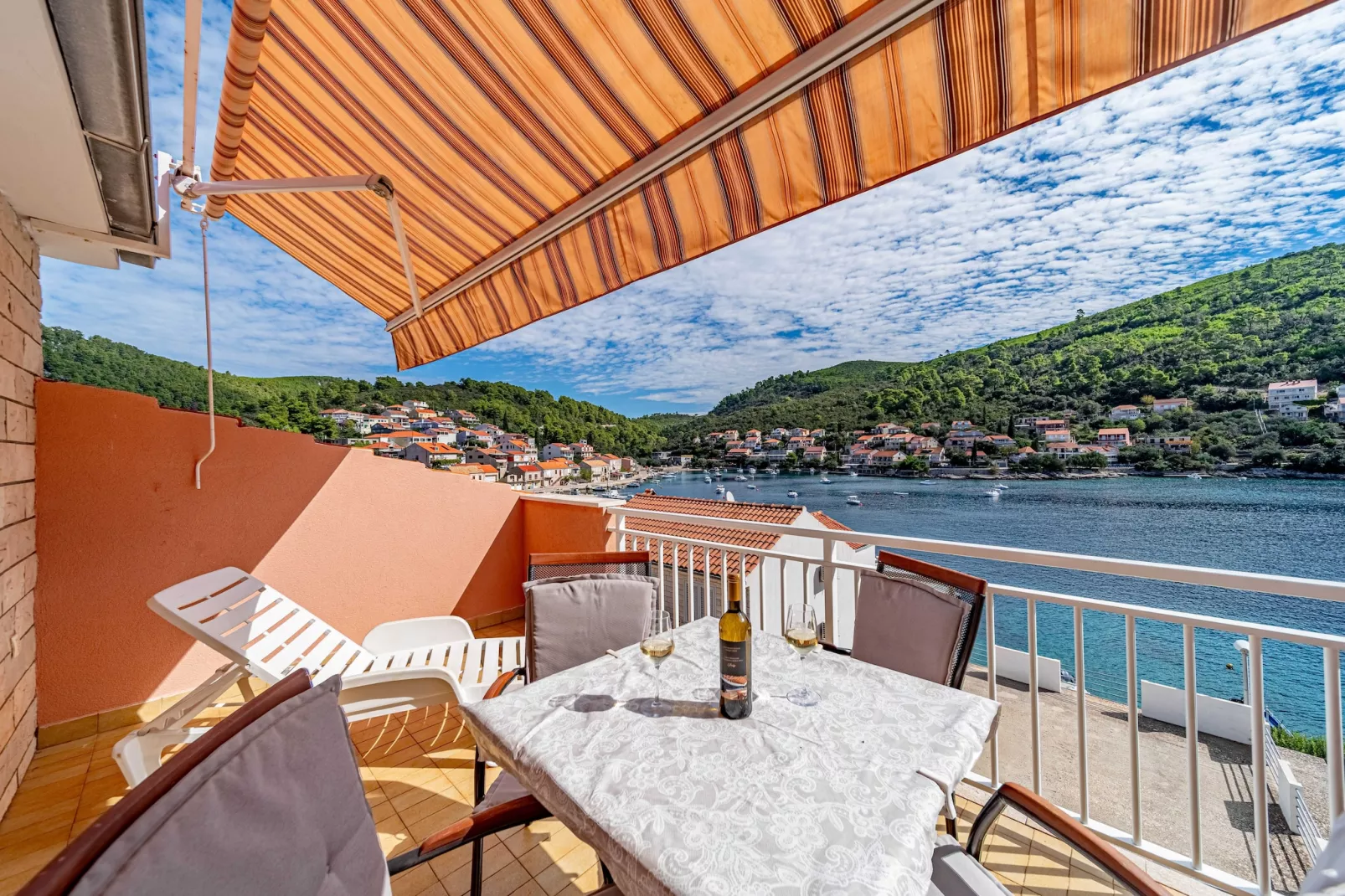 Apartments Kuzma - One-Bedroom Apartment with Balcony and Sea View-Terrace balcony