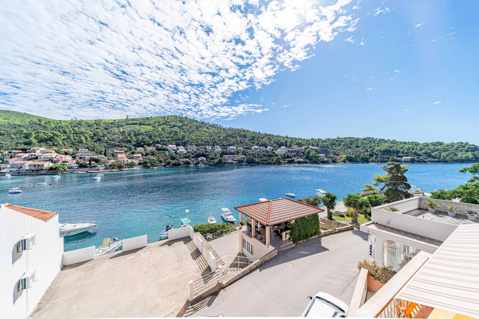 Apartments Kuzma - One-Bedroom Apartment with Balcony and Sea View-Outdoor