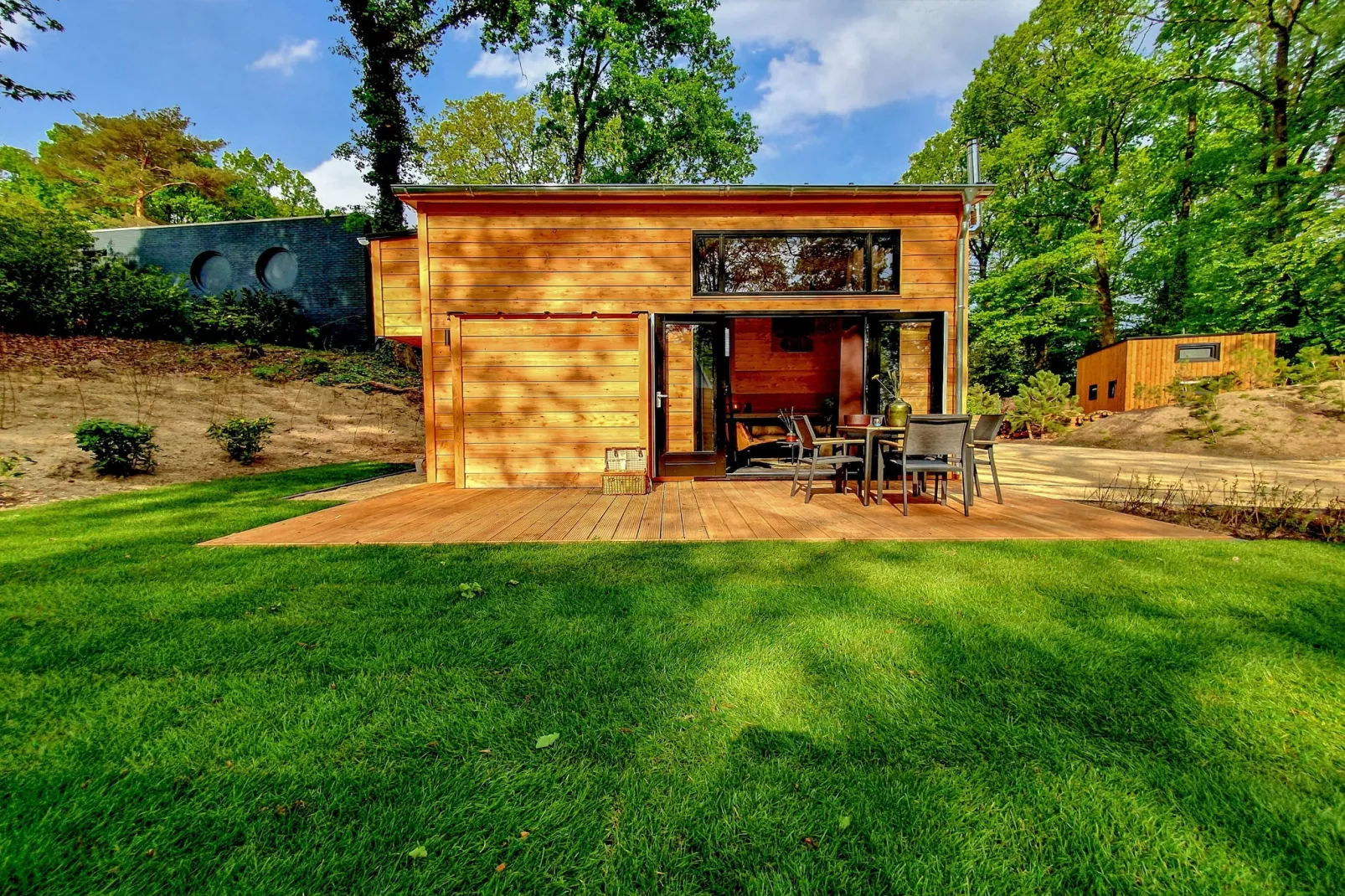 Resort Maasduinen 13-Exterior summer