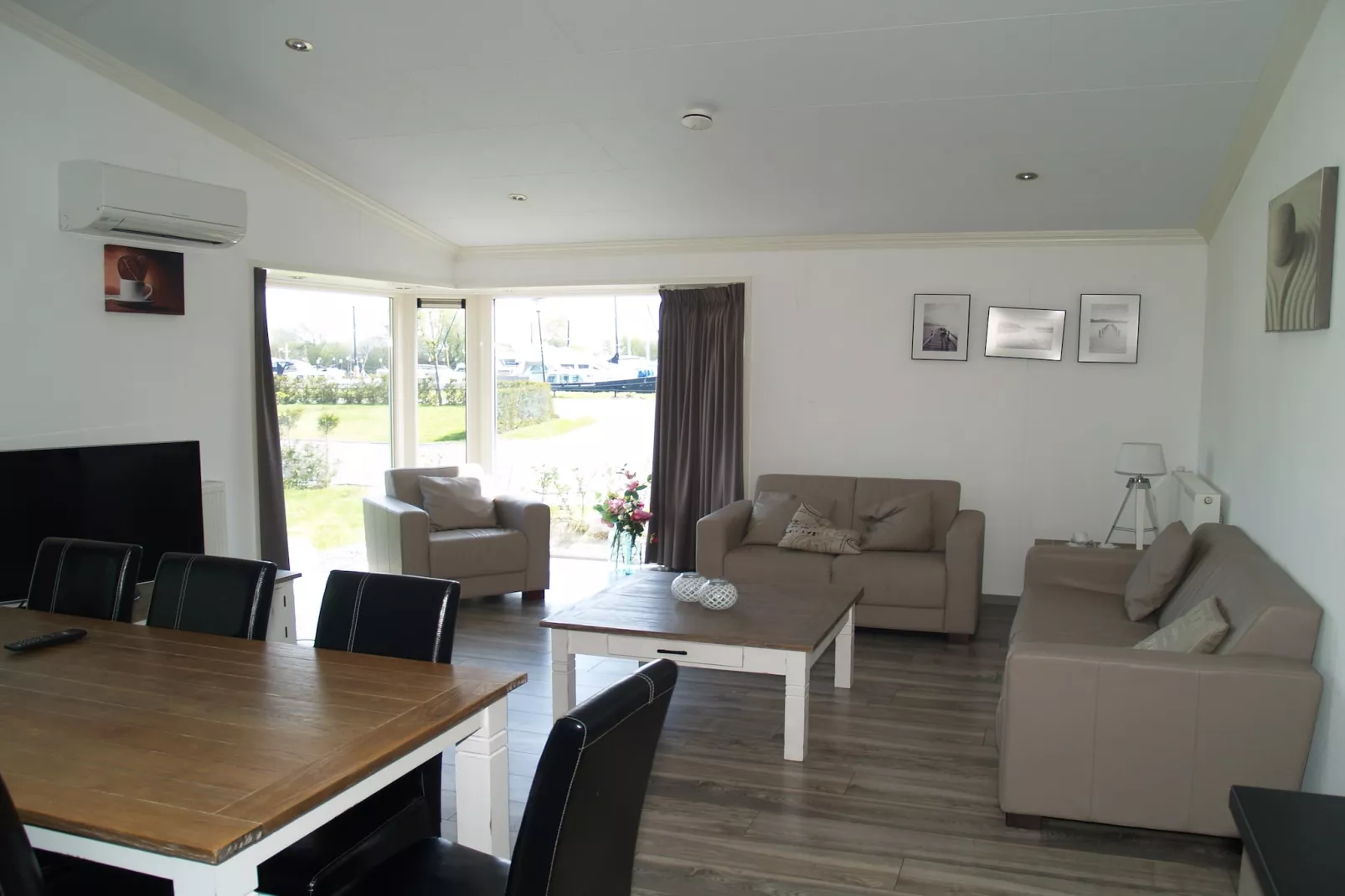 Resort Brunssummerheide 13-Living room