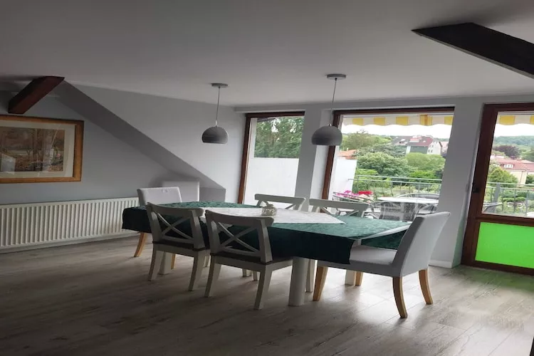 Komfortowy apartament dla 8 osób-Dining room