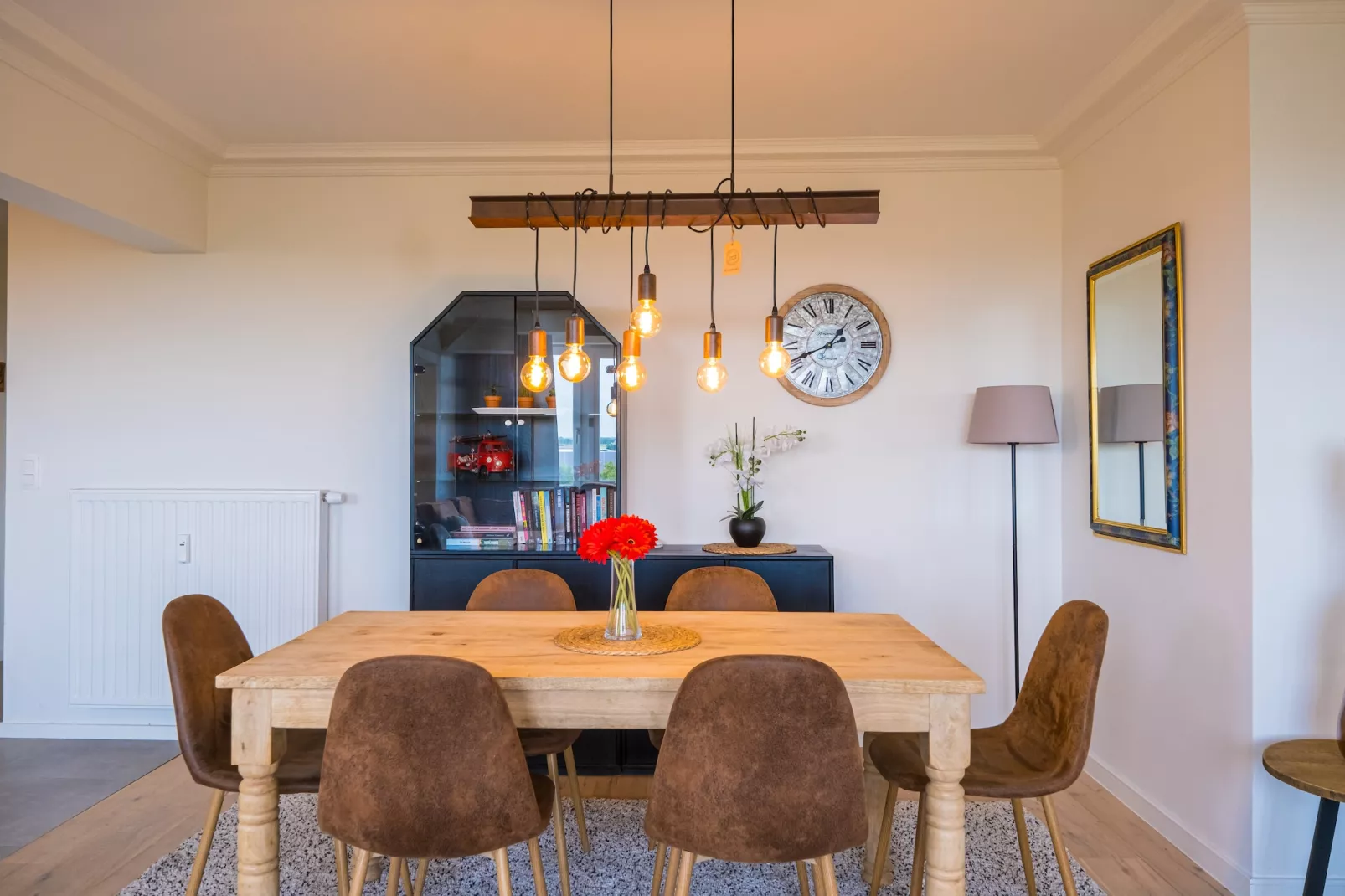 Majestic 0505-Dining room