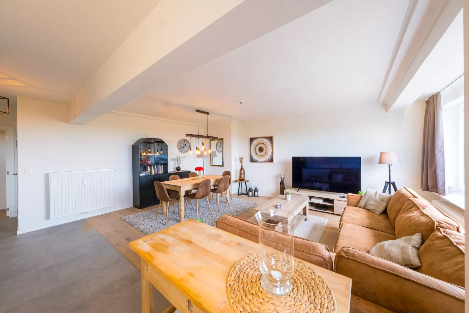 Majestic 0505-Living room