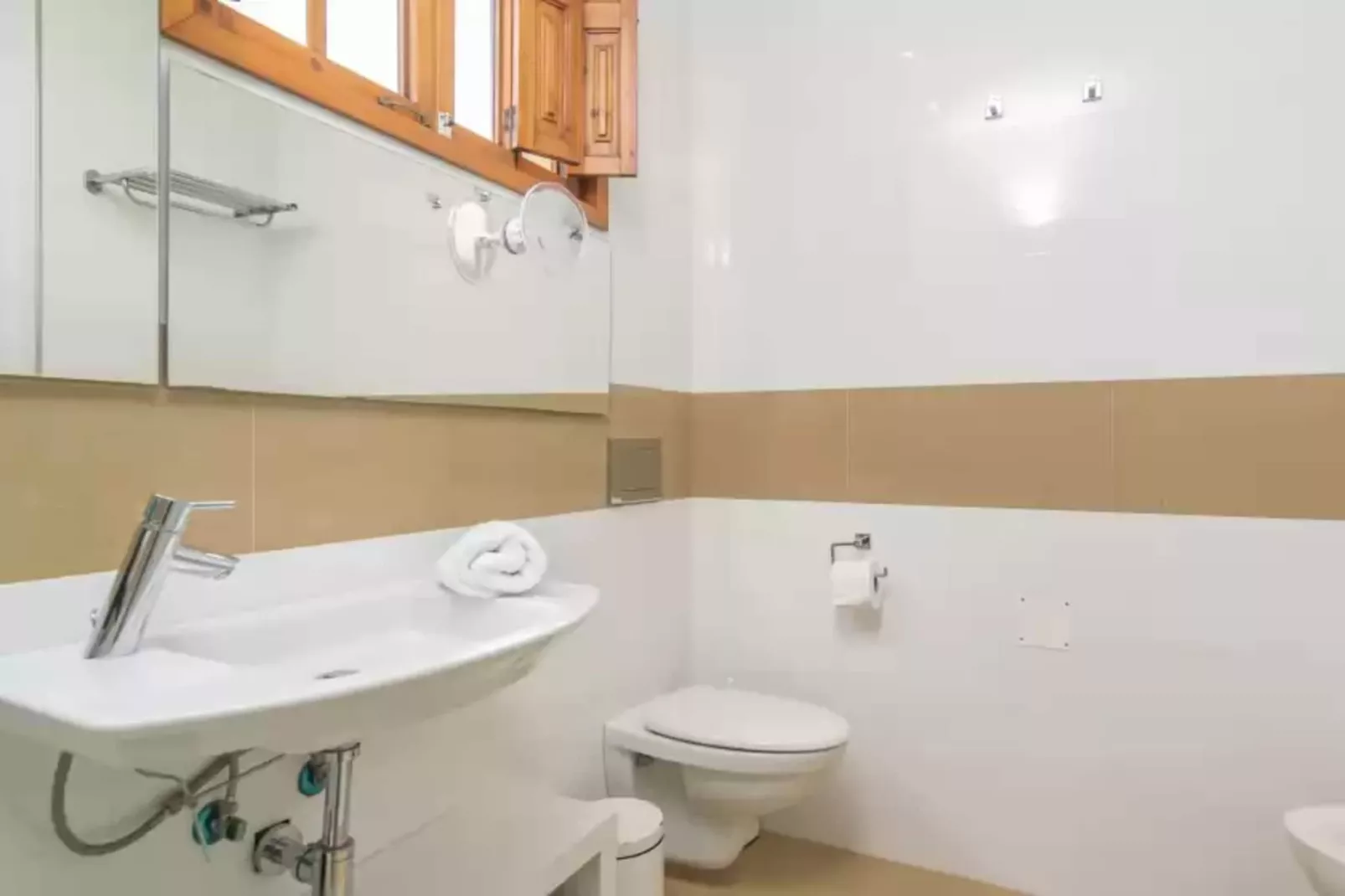 Can Bombarda-Bathroom