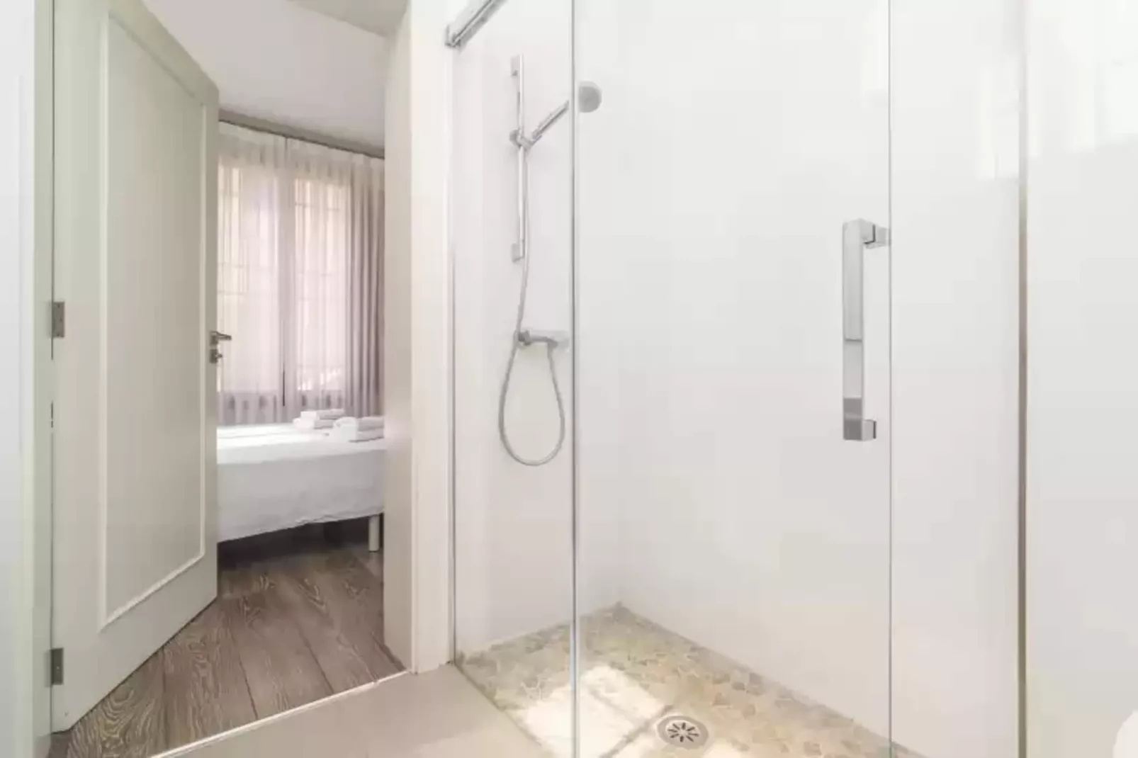 Can Bombarda-Bathroom