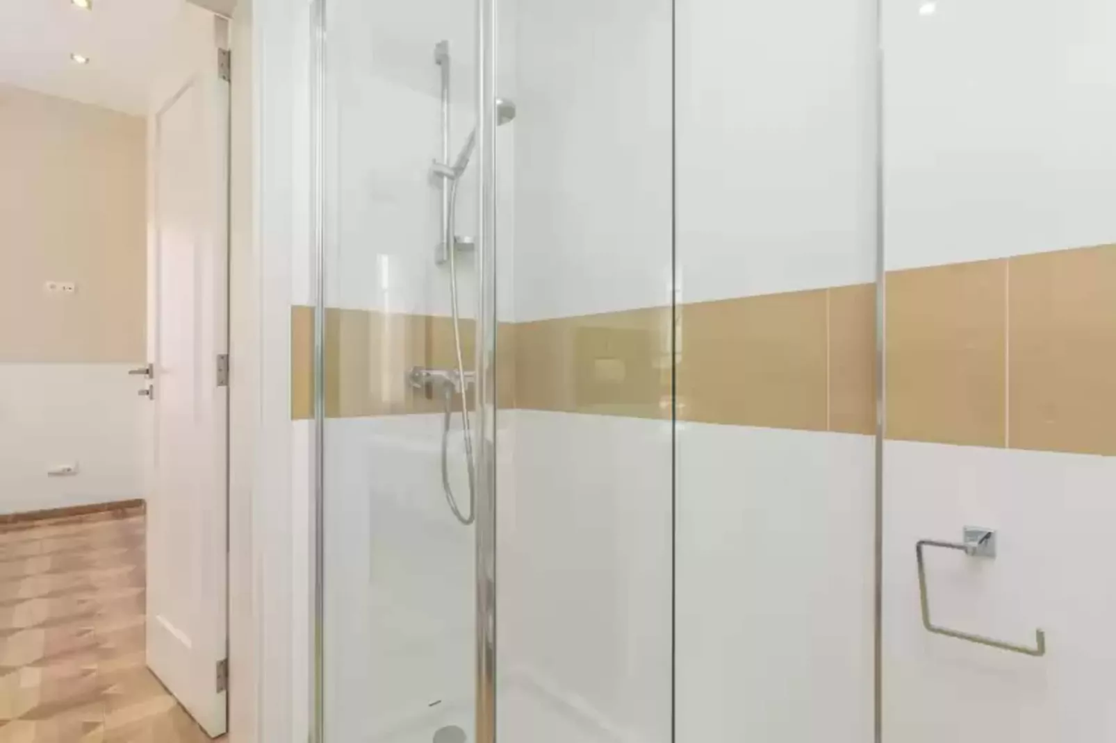 Can Bombarda-Bathroom