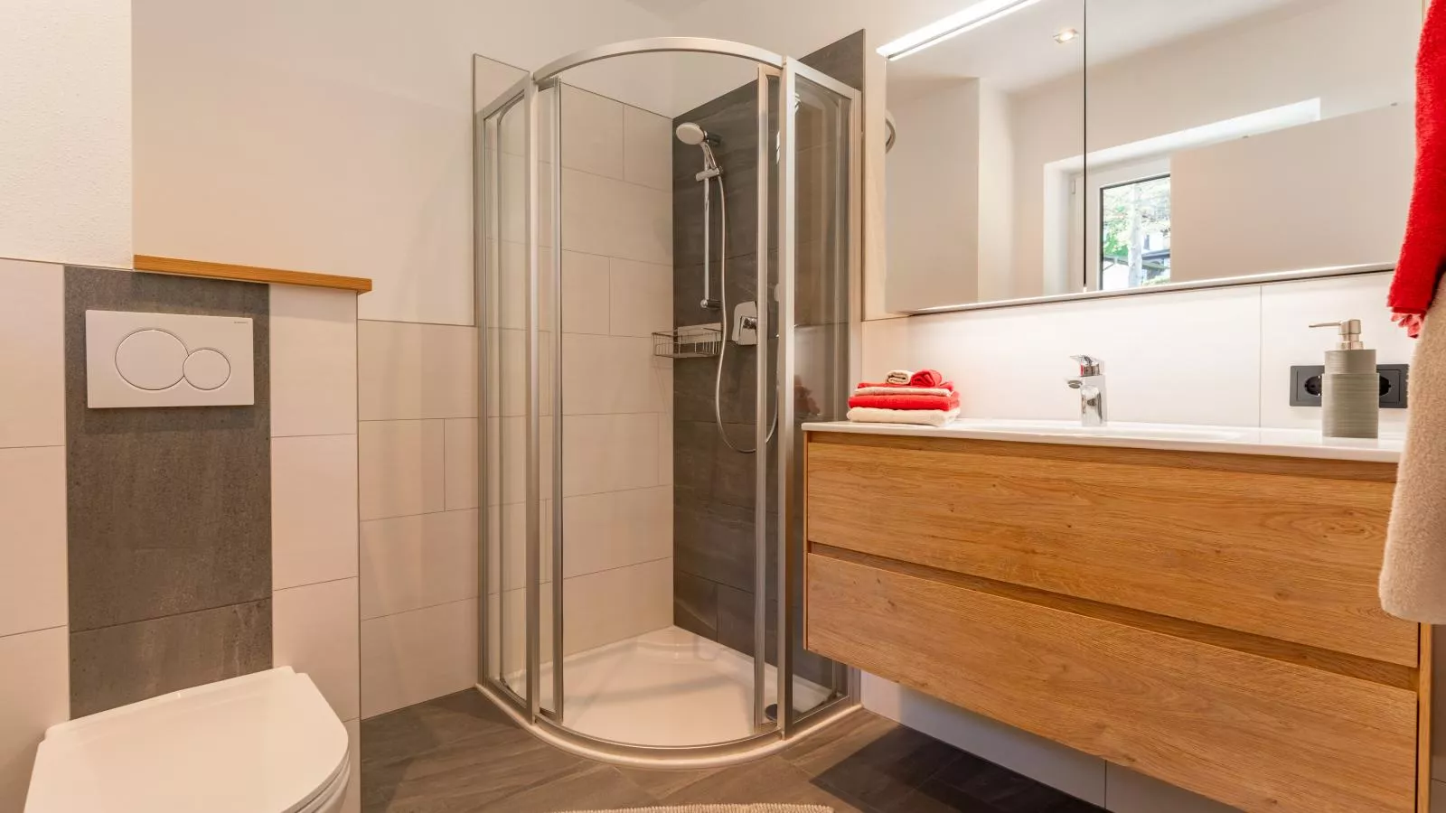 Tauern-Blick-Bathroom