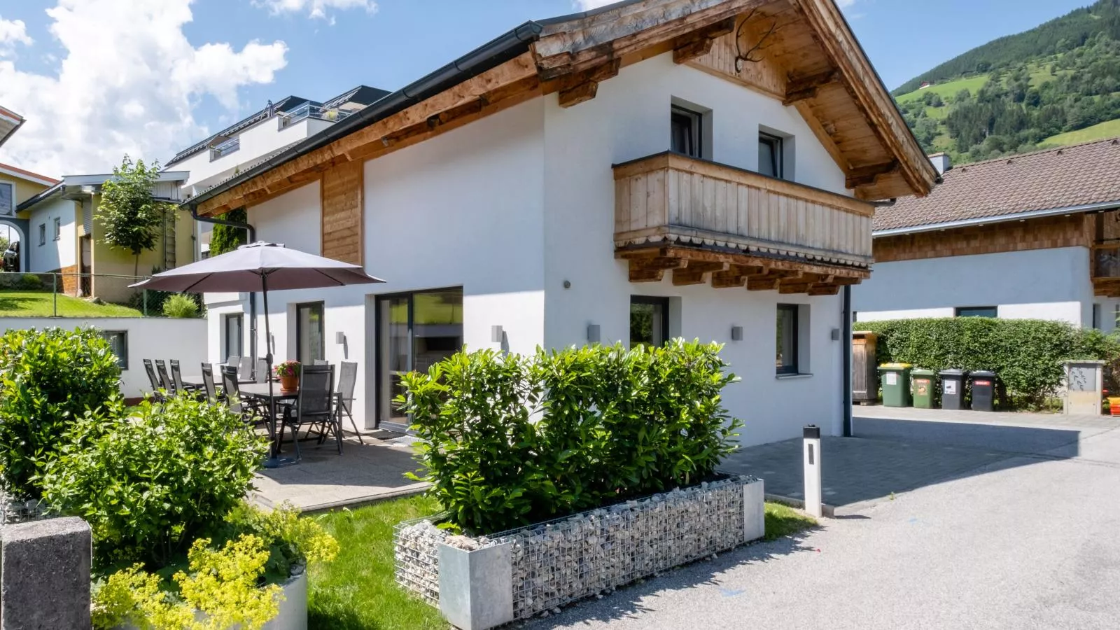 Cervus-Exterior summer