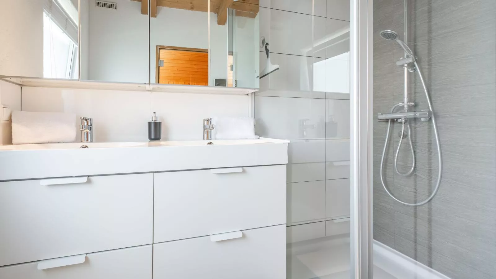 Cervus-Bathroom