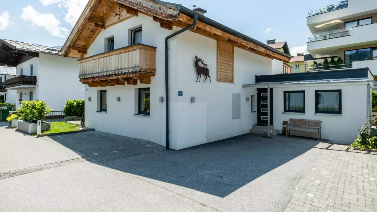 Cervus-Exterior summer