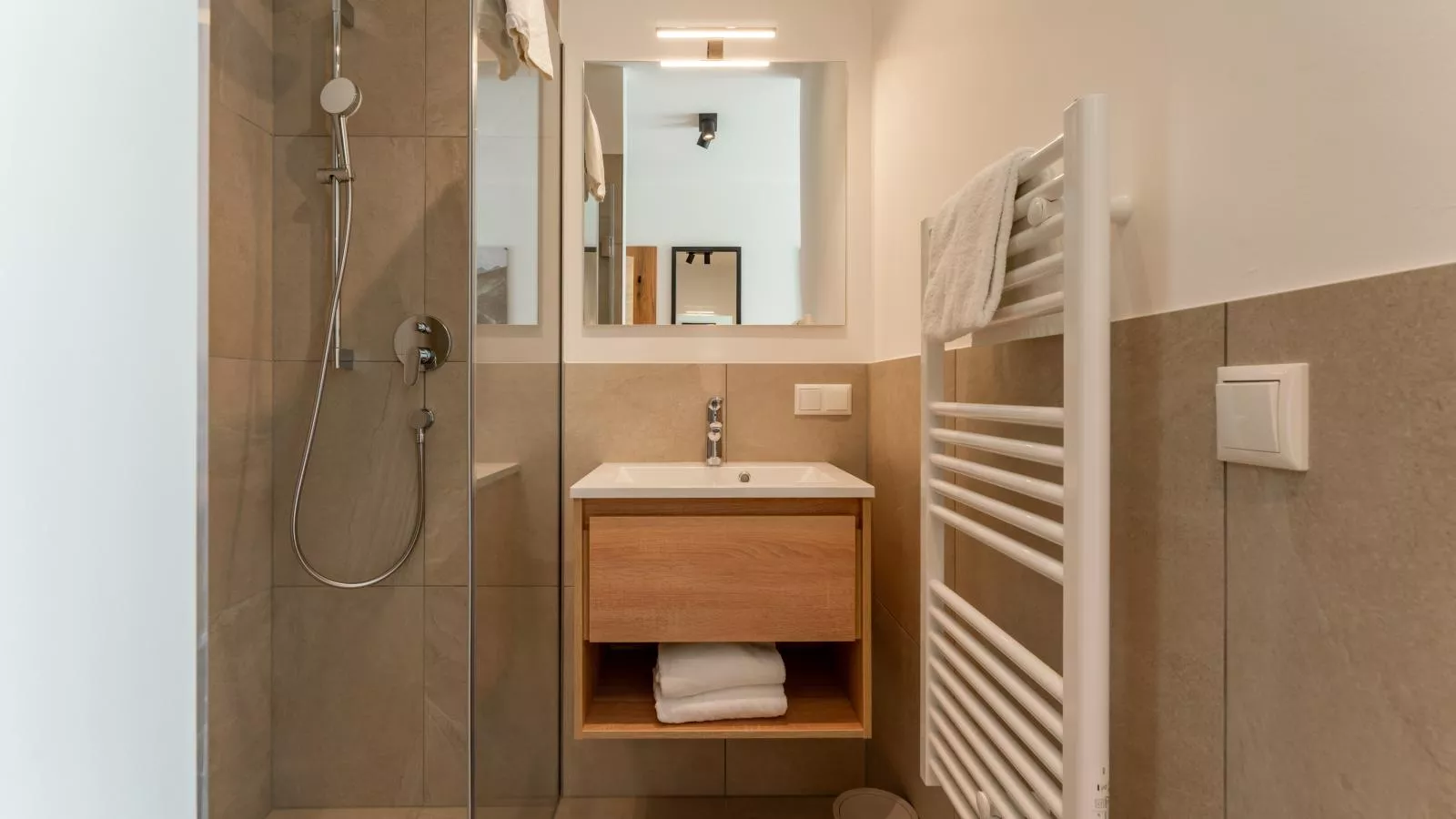 Grebenzen Lodge 51A-Bathroom