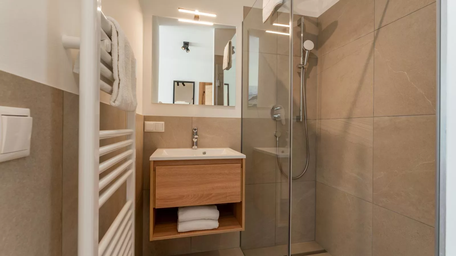 Grebenzen Lodge 51A-Bathroom