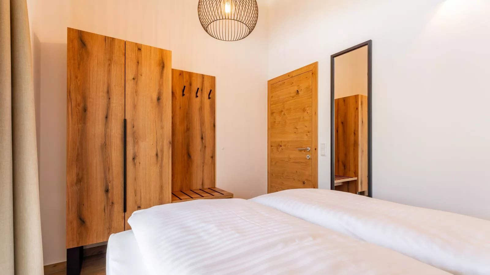 Grebenzen Lodge 51B-Bedroom