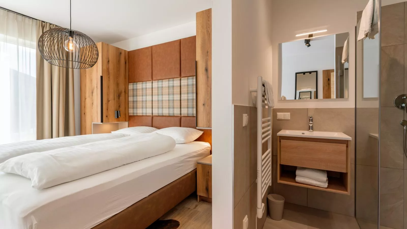 Grebenzen Lodge 51B-Bedroom