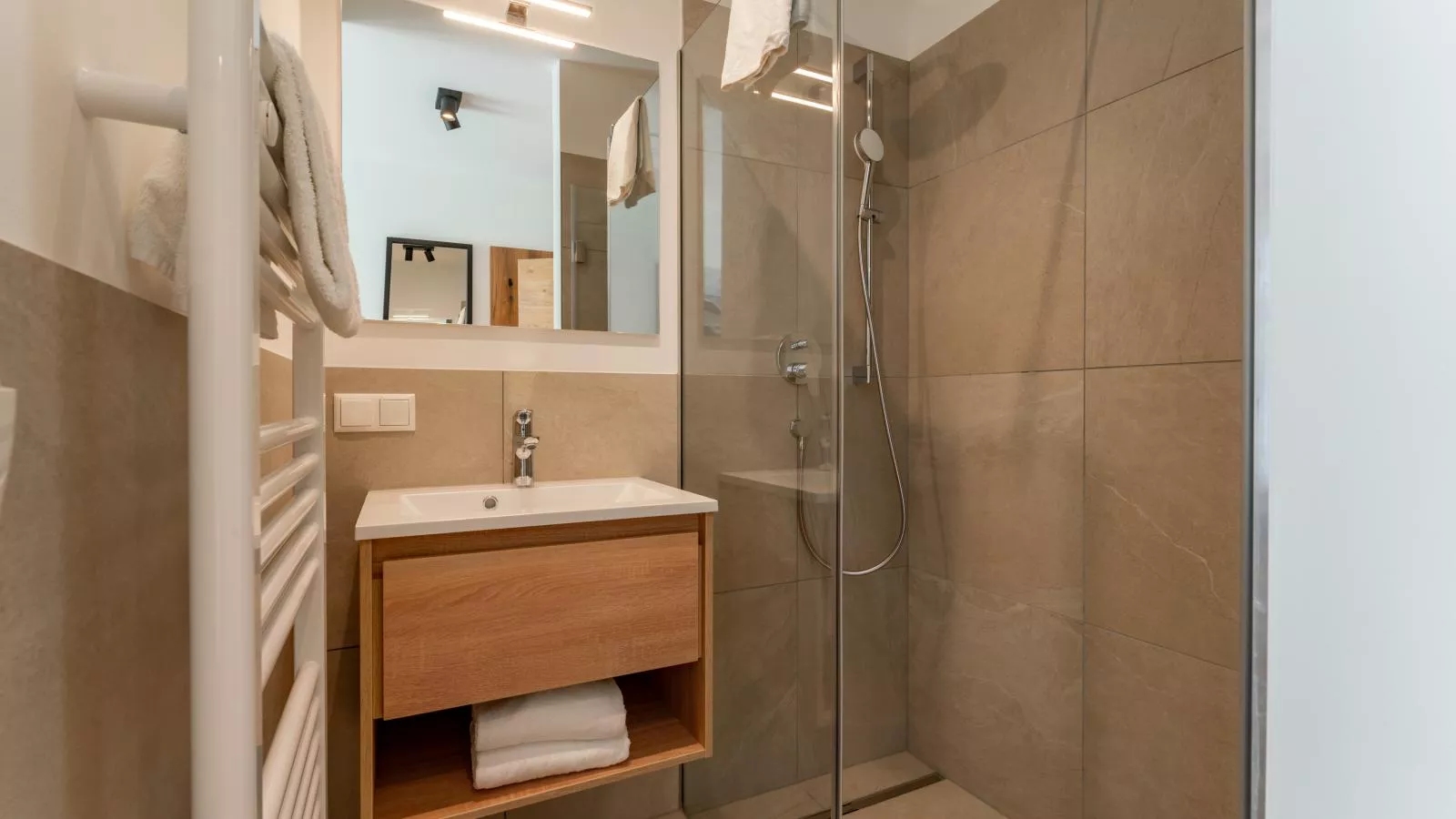 Grebenzen Lodge 51B-Bathroom