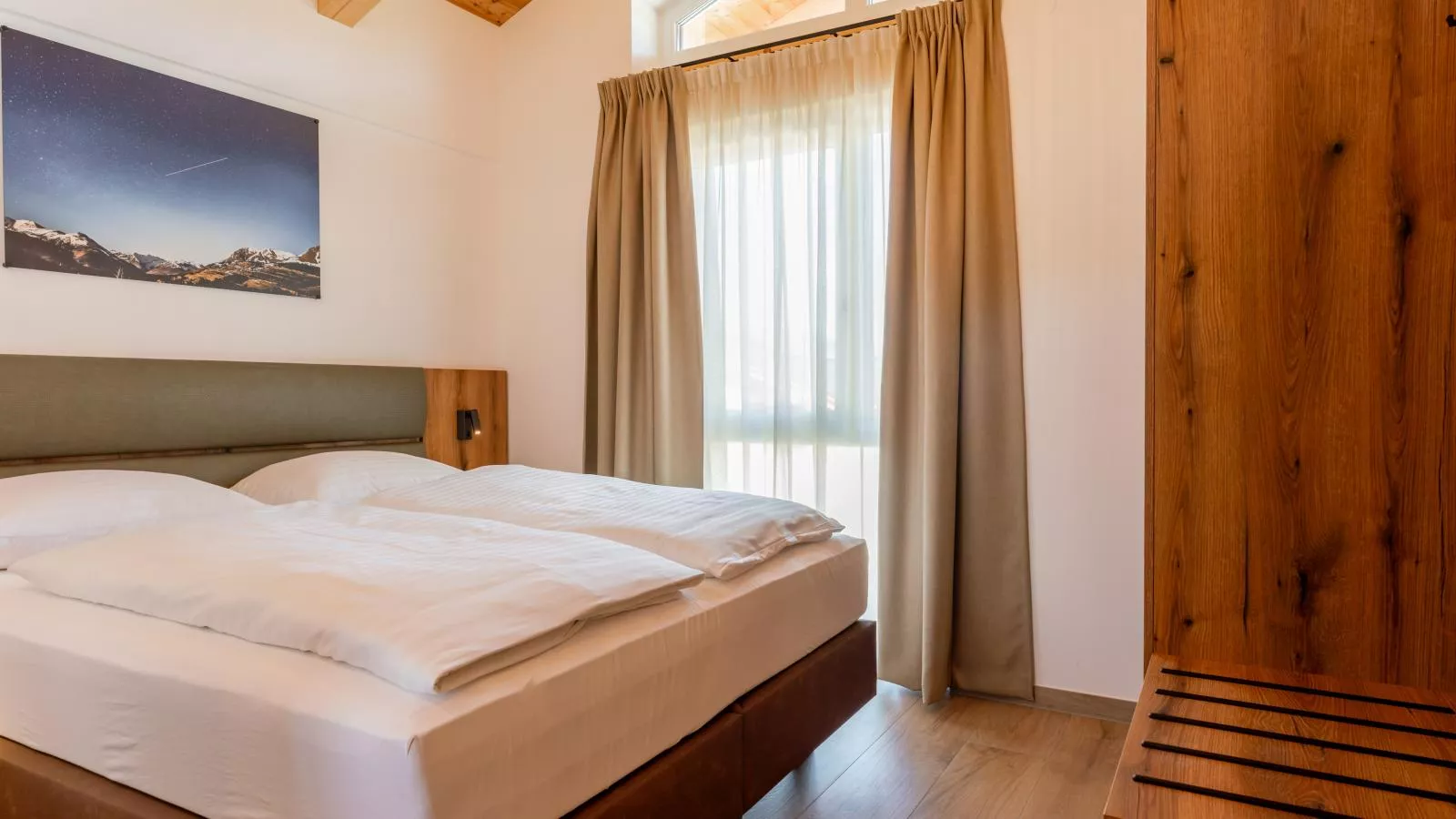 Grebenzen Lodge 51B-Bedroom