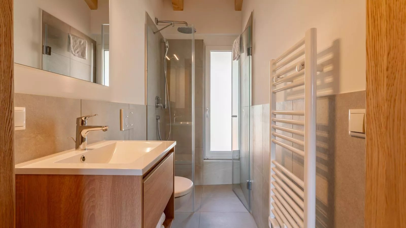 Grebenzen Lodge 51B-Bathroom