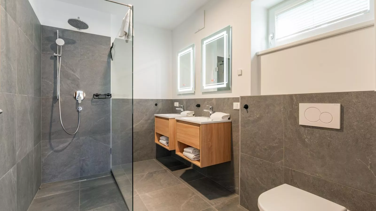 Grebenzen Lodge 53-Bathroom
