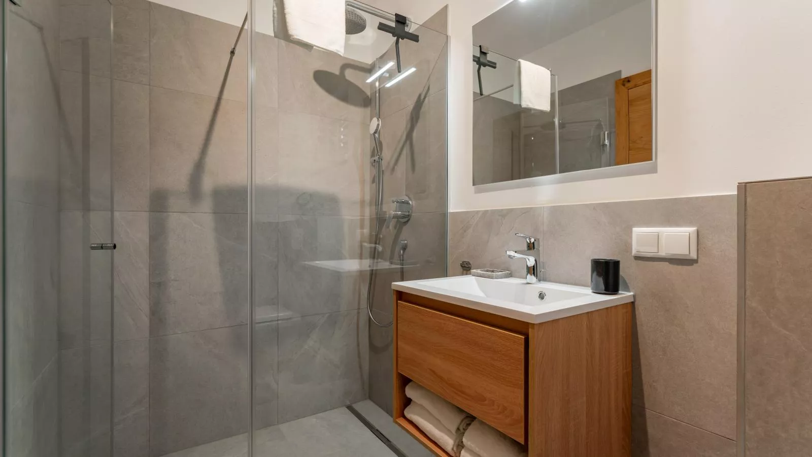 Grebenzen Lodge Edelblick-Bathroom